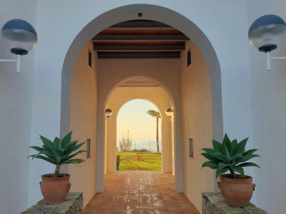Casitamar Frontline Beach House Rental Casares Costa Near Estepona Bahia de Casares Exteriör bild